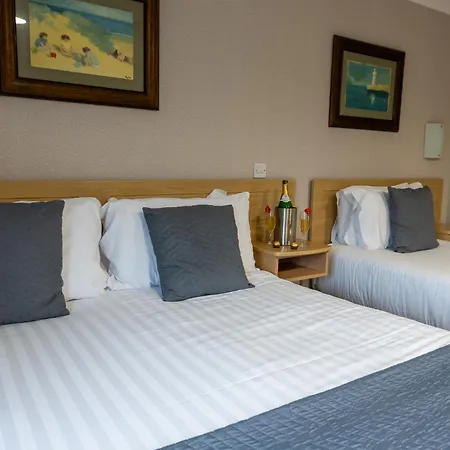 Hotel The Harbour 3*